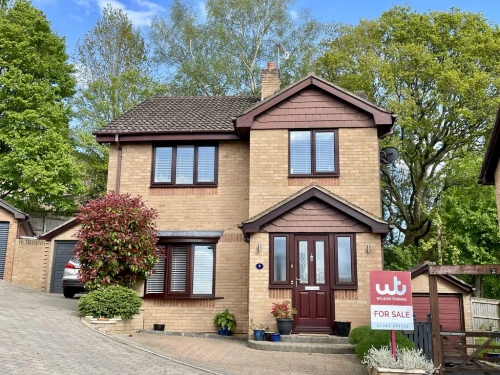 Detached House Main Photo