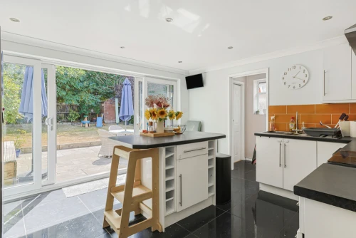 Semi-Detached House Photo 2