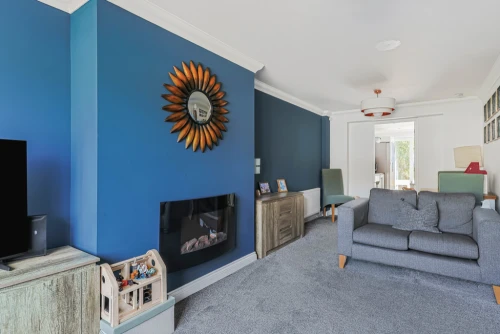 Semi-Detached House Photo 3