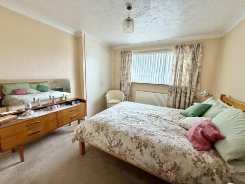 Mid Terraced House Main Photo
