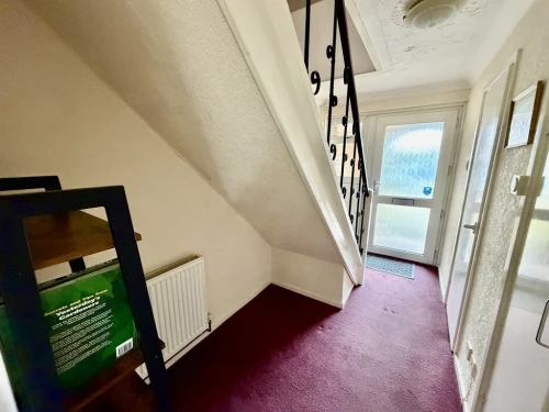 Mid Terraced House Photo 2