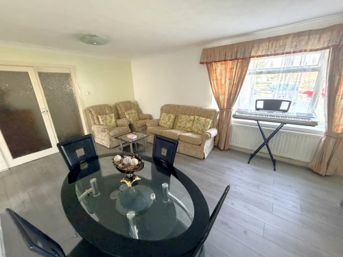 Apartment Main Photo