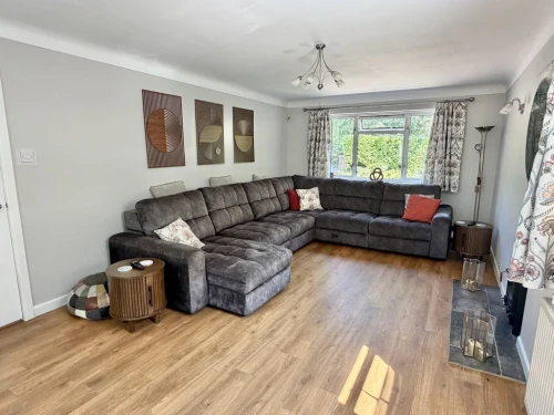 Detached House Main Photo