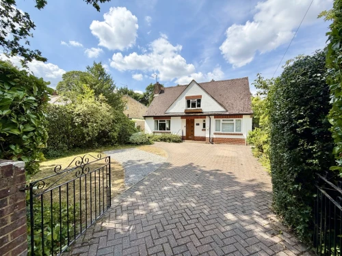 Detached House Main Photo