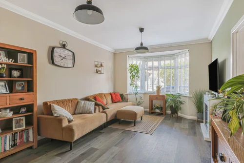 Semi-Detached House Photo 2