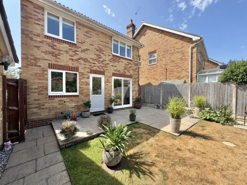 Detached House Main Photo