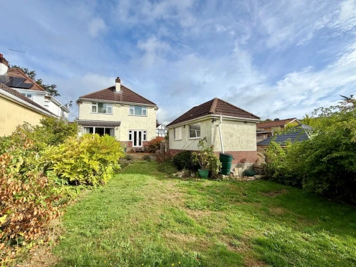 Detached House Photo 4