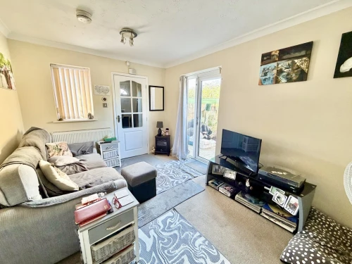 End Terraced House Photo 3