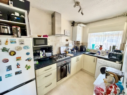 End Terraced House Photo 4
