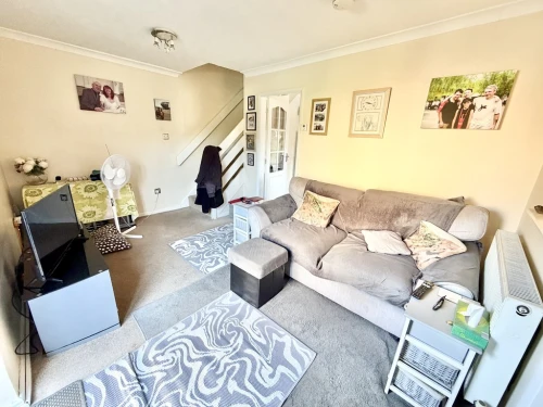 End Terraced House Photo 2