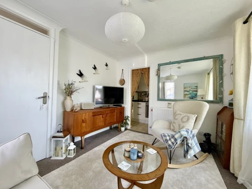 End Terraced House Photo 4