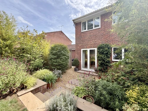 Semi-Detached House Main Photo