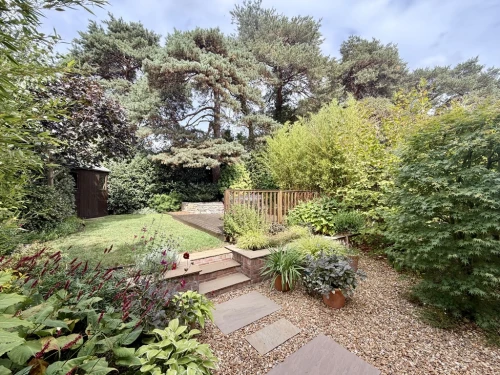 Semi-Detached House Photo 2