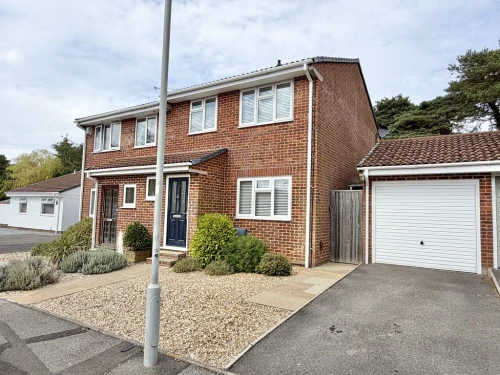Semi-Detached House Main Photo