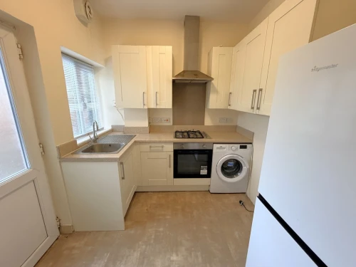 Ground Floor Flat Photo 3