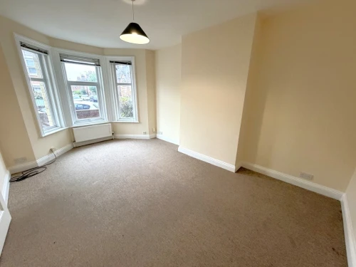 Ground Floor Flat Photo 2