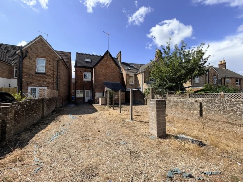 Ground Floor Flat Photo 4