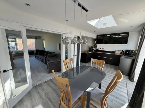 Semi-Detached House Photo 2
