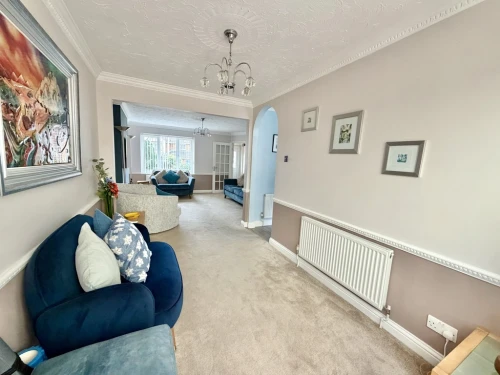 Detached House Main Photo