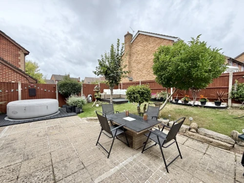 Detached House Main Photo