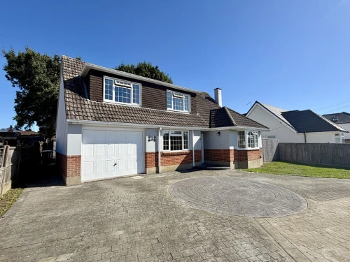 Chalet Bungalow Main Photo