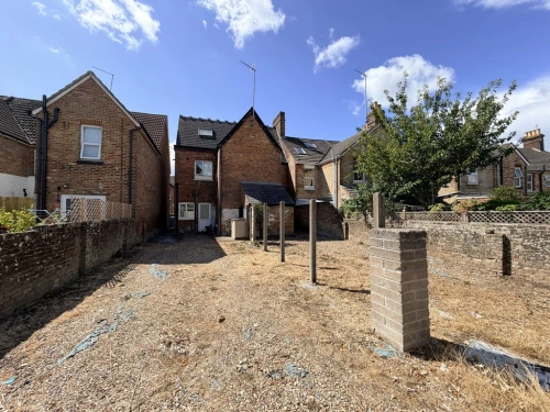 Detached House Photo 3
