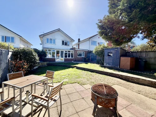 Detached House Main Photo