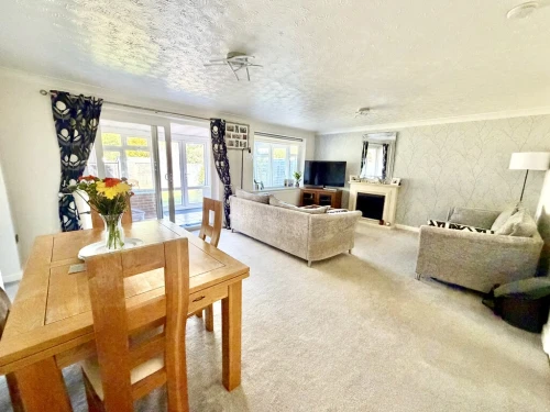 Detached House Photo 3