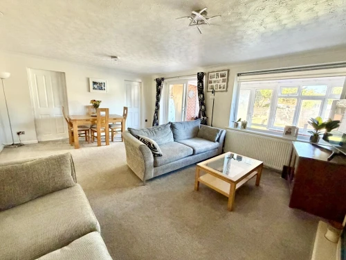 Detached House Main Photo