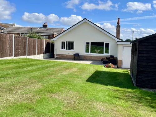 Detached Bungalow Photo 3