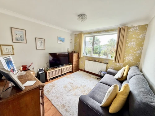 Detached House Main Photo