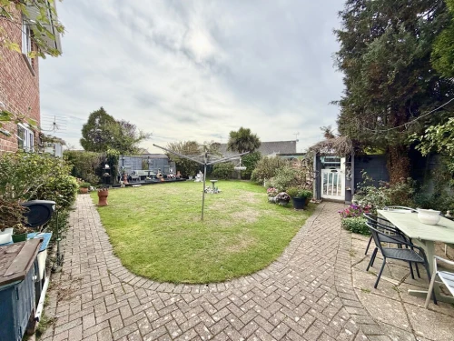 Detached House Main Photo