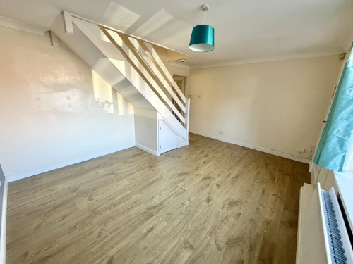 Mid Terraced House Main Photo